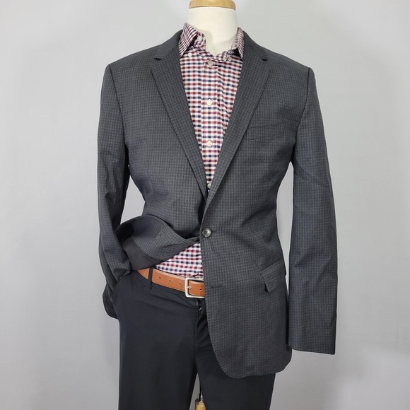 Men's Hugo Boss Sport Coat Blazer Two Button Charcoal Gray Checked Reda Size 44R